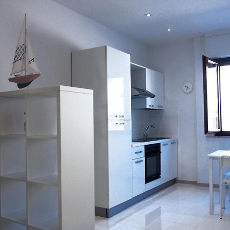 מרטינסיקורו Le Rose Beach & Suites Appartamenti Fronte Mare A Villarosa מראה חיצוני תמונה