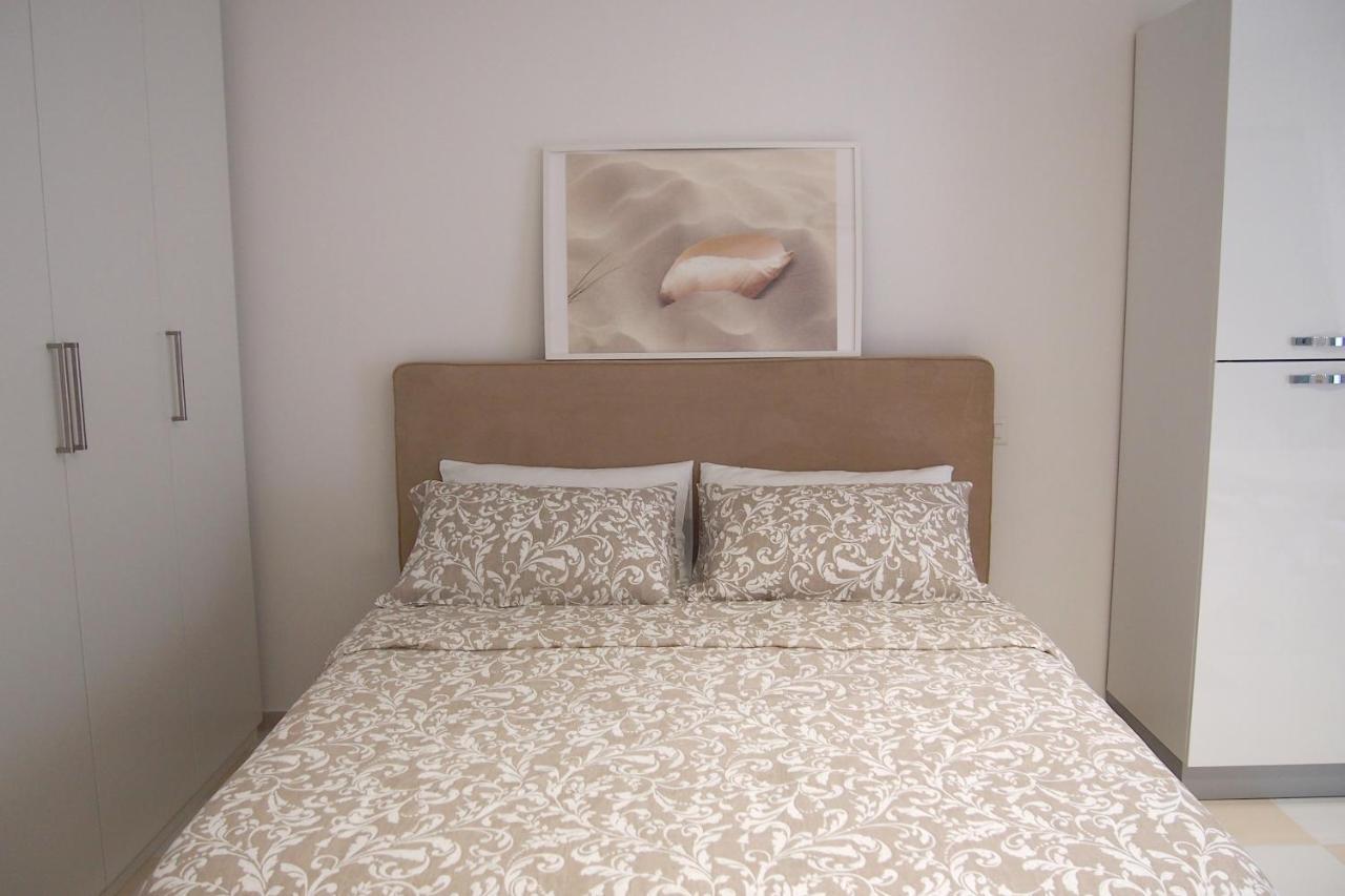 מרטינסיקורו Le Rose Beach & Suites Appartamenti Fronte Mare A Villarosa מראה חיצוני תמונה