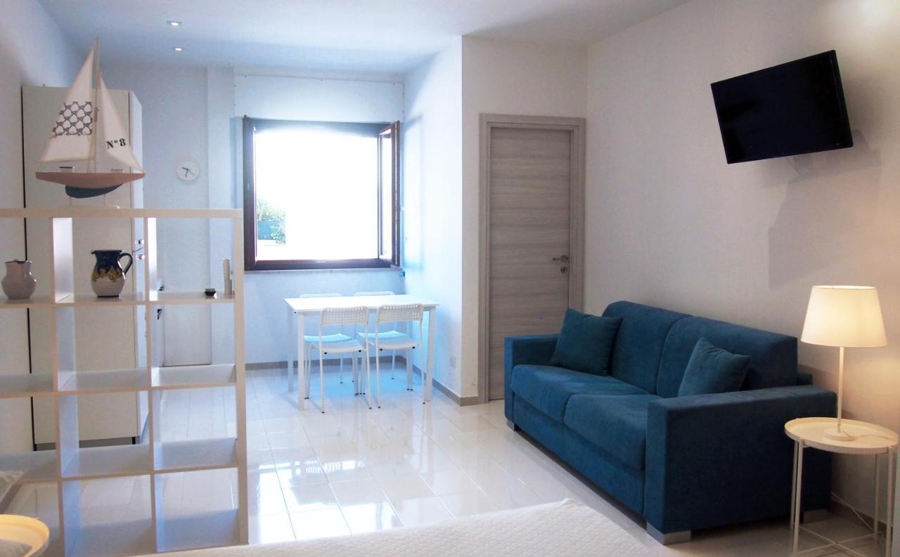 מרטינסיקורו Le Rose Beach & Suites Appartamenti Fronte Mare A Villarosa מראה חיצוני תמונה