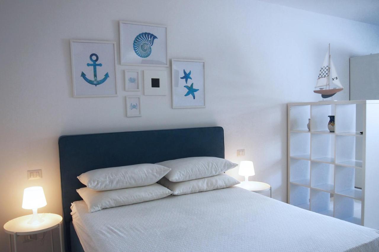 מרטינסיקורו Le Rose Beach & Suites Appartamenti Fronte Mare A Villarosa מראה חיצוני תמונה