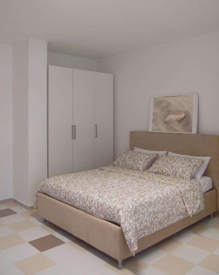 מרטינסיקורו Le Rose Beach & Suites Appartamenti Fronte Mare A Villarosa מראה חיצוני תמונה