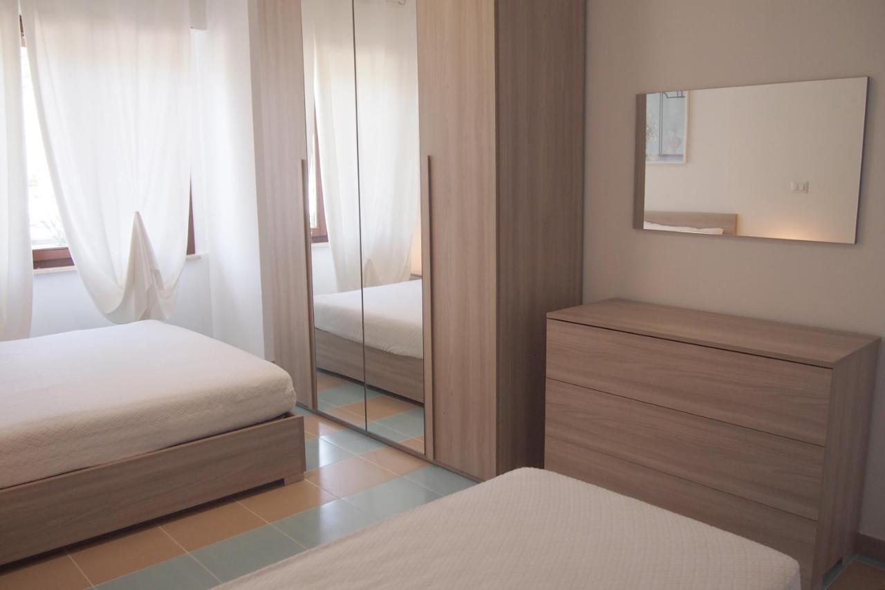 מרטינסיקורו Le Rose Beach & Suites Appartamenti Fronte Mare A Villarosa מראה חיצוני תמונה
